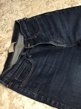 Everlane Men’s Slim Straight Jeans in Dark Blue